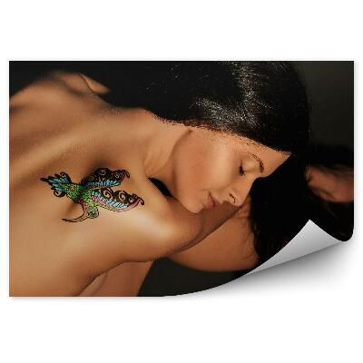 Fototapeta Čiernovlasé Polonahé Dievča Farebné Tetovanie