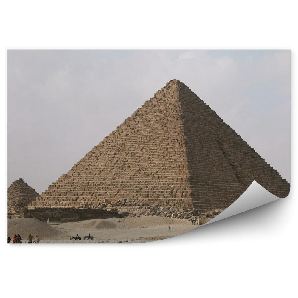 Fototapeta na stenu Pyramídy V Gíze Egypt Turisti Sivá Obloha
