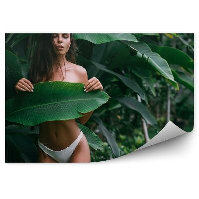 Fototapeta Brunetka Pokrytá Veľkým Listom Príroda