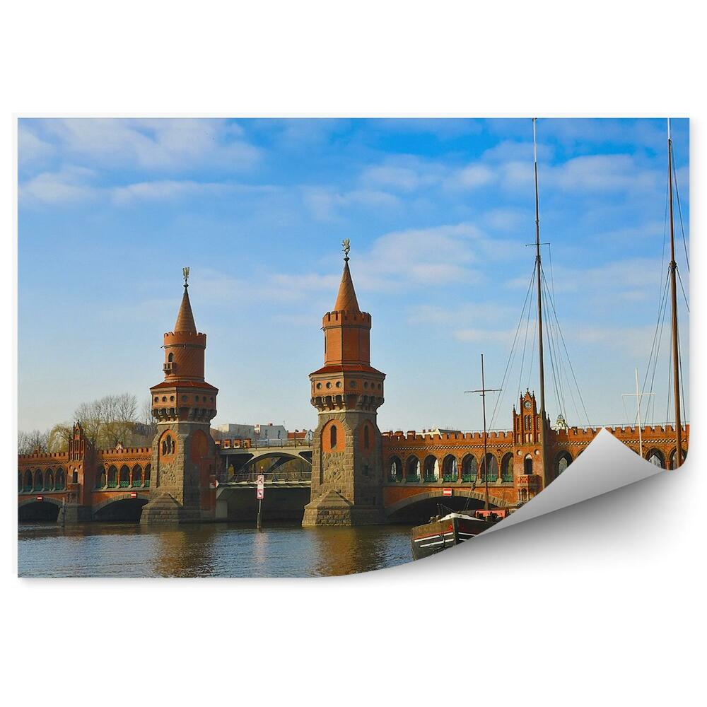 Fototapeta Most Berlín rieka Spréva obloha mraky lode