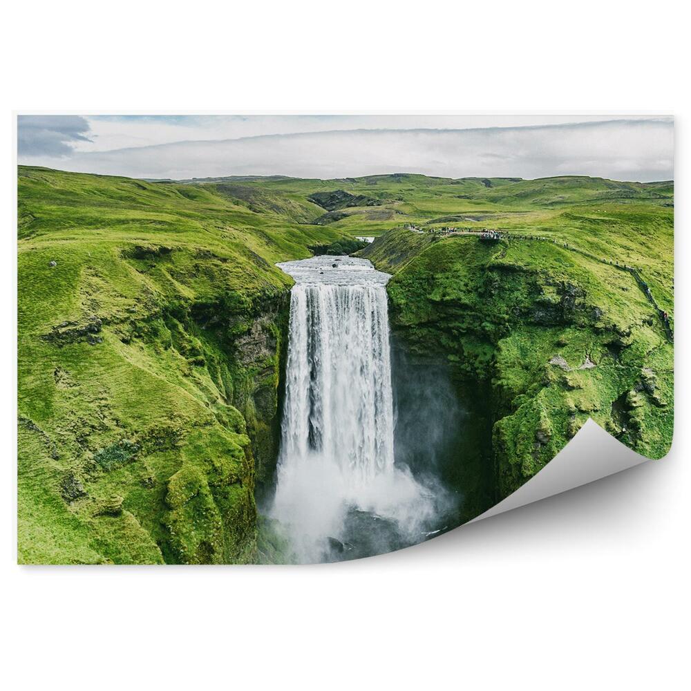 Fototapeta na stenu Zelené Polia Vodopád Turisti Krajina