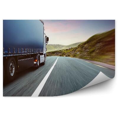 Fototapeta Kamión v premávke na horskej ceste