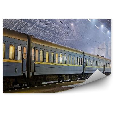 Fototapeta na stenu Nočna svetloba na železniški postaji v Lvovu