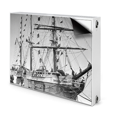 Dekoračný magnetický kryt na radiátor Historická plachetnica s vlajkami