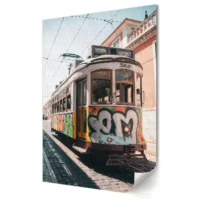 Plagát Štýlová električka s graffiti v meste