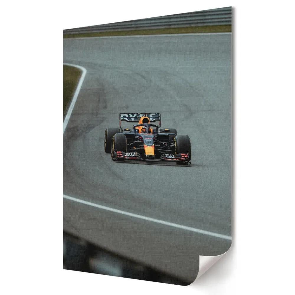 Plagát do obývačky Pretekárske auto na trati Formuly 1
