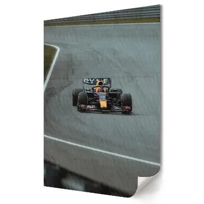 Plagát do obývačky Pretekárske auto na trati Formuly 1