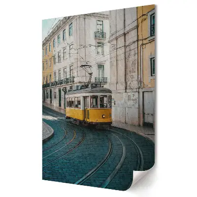 Plagát do obývačky Zlatá električka v úzkej uličke