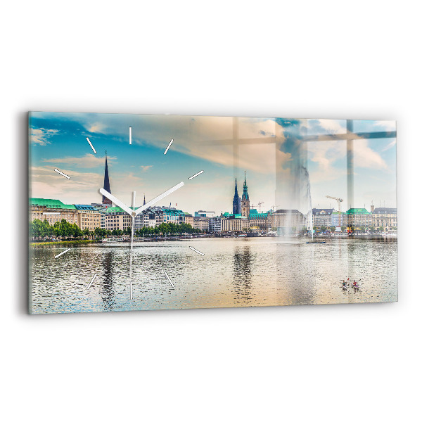 Horizontálne sklenené hodiny Binnenalster v Hamburgu